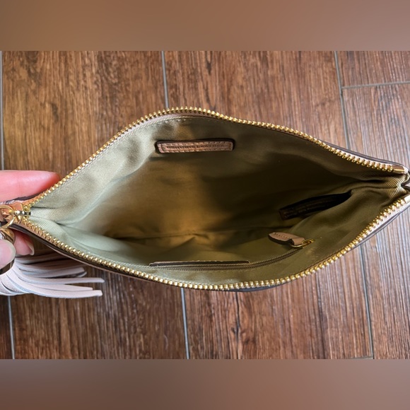 NWOT G.I.L.I. Leather Tassel Pouch. Blush pink. - Picture 8 of 11